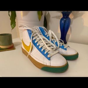NIKE BLAZERS HIGHTOP WOMENS